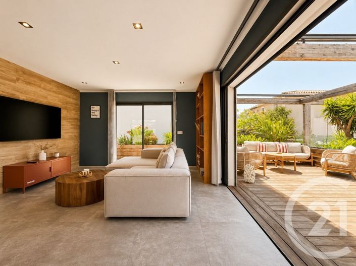 Image No.4-5 Bed House for sale