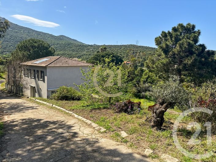 Image No.17-4 Bed House for sale
