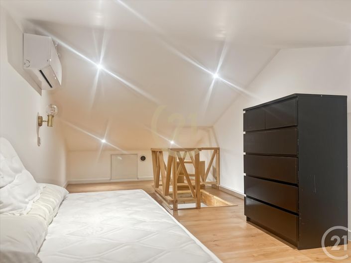 Image No.8-2 Bed House for sale