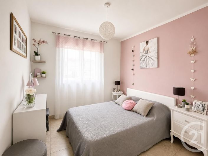 Image No.12-4 Bed House for sale