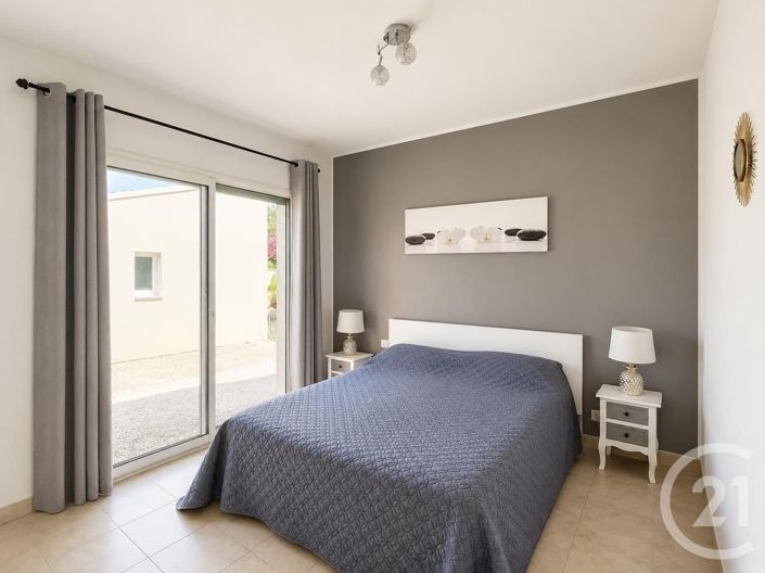 Image No.18-4 Bed House for sale
