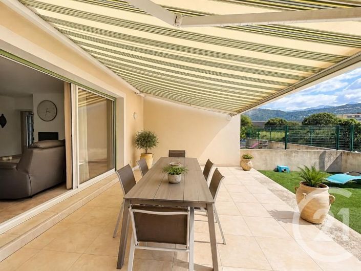Image No.20-4 Bed House for sale