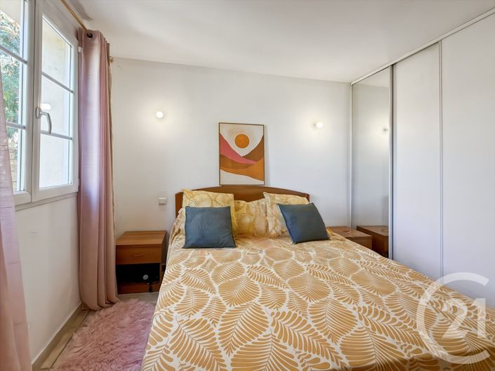 Image No.13-3 Bed House for sale