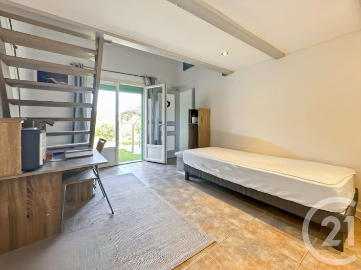 Image No.12-4 Bed House for sale