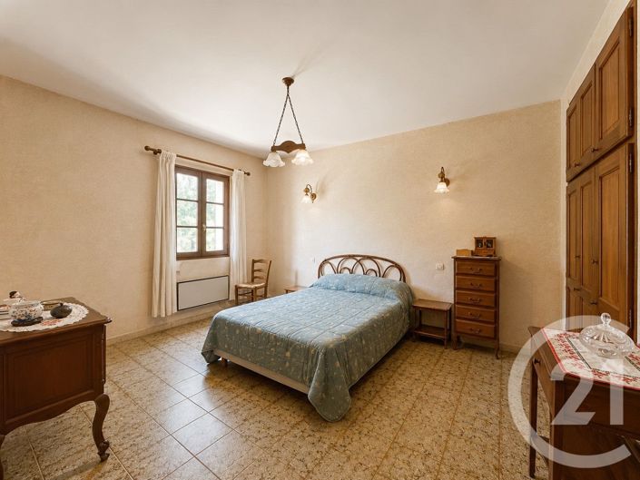 Image No.12-4 Bed House for sale