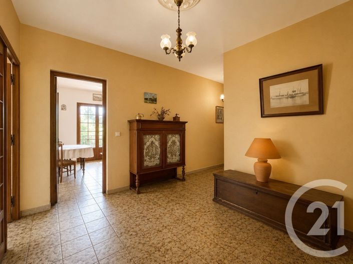 Image No.16-4 Bed House for sale