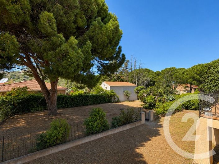 Image No.18-4 Bed House for sale