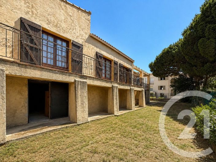 Image No.20-4 Bed House for sale
