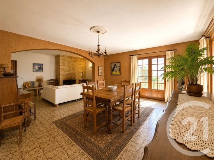 Image No.3-4 Bed House for sale