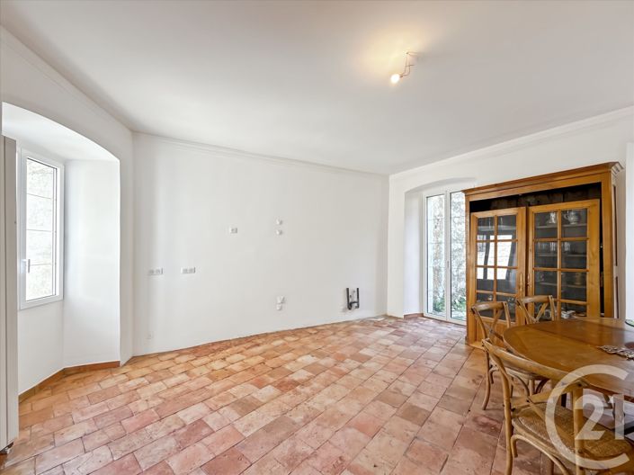 Image No.11-5 Bed House for sale