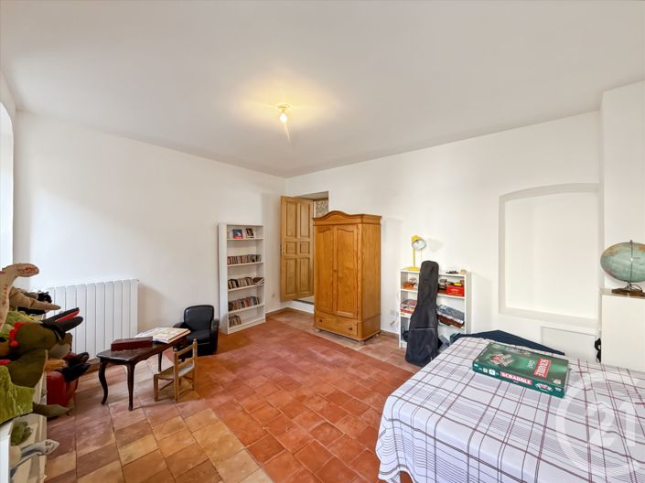 Image No.18-5 Bed House for sale