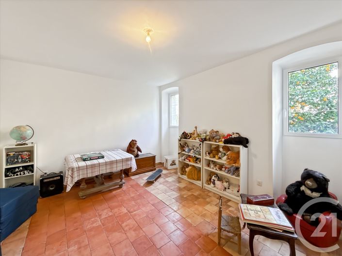 Image No.19-5 Bed House for sale