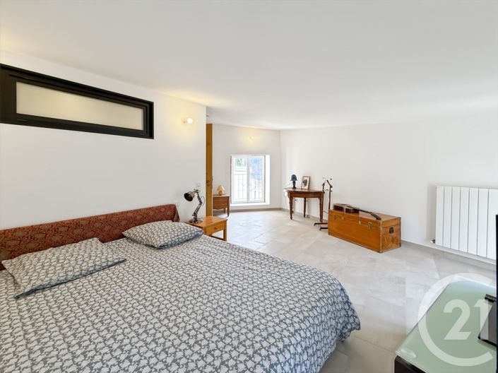 Image No.24-5 Bed House for sale