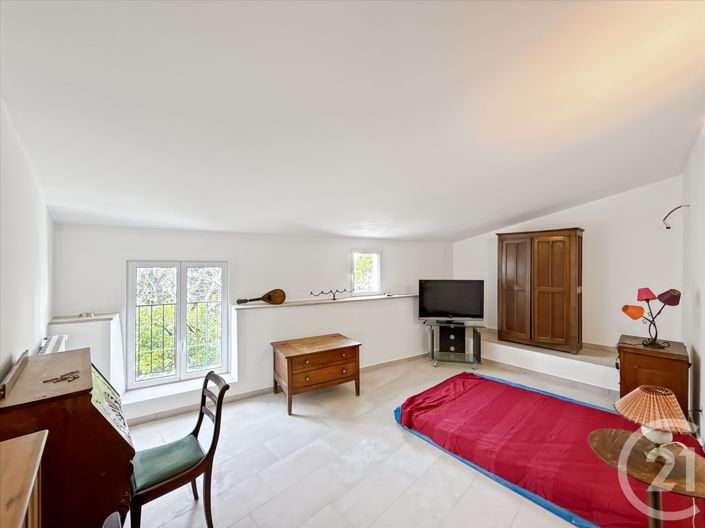 Image No.26-5 Bed House for sale