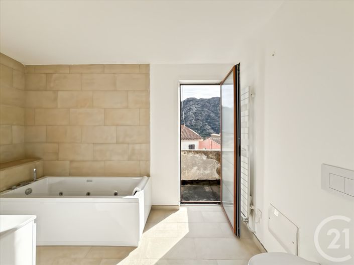 Image No.28-5 Bed House for sale