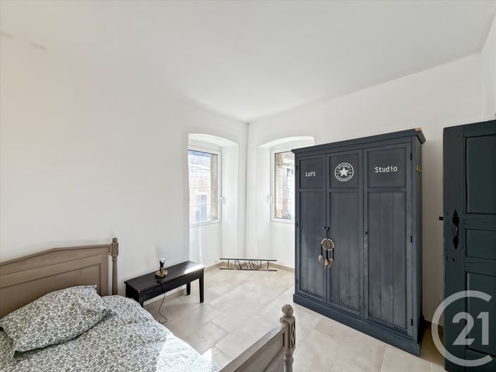 Image No.6-5 Bed House for sale