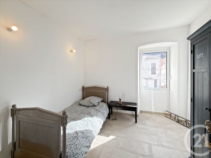 Image No.7-5 Bed House for sale