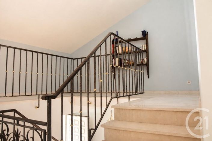 Image No.11-5 Bed House for sale