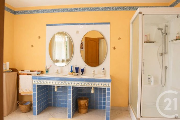 Image No.18-5 Bed House for sale
