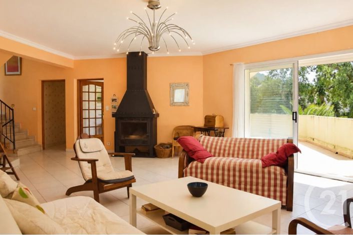 Image No.6-5 Bed House for sale