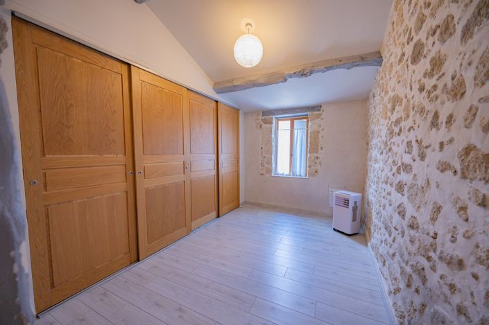 Image No.10-3 Bed House for sale