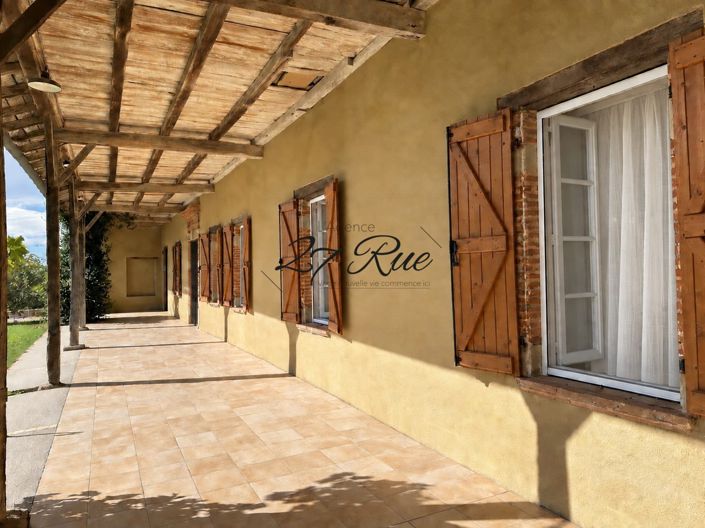 Image No.8-5 Bed House for sale