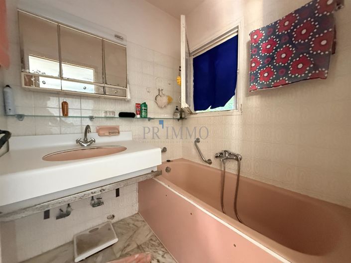 Image No.18-4 Bed House for sale