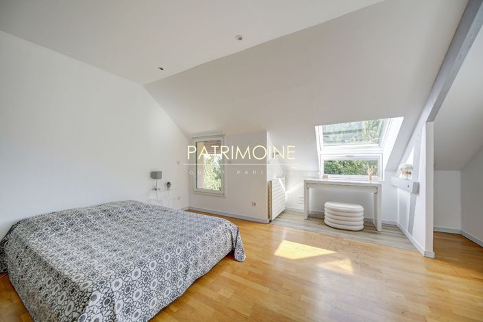 Image No.13-5 Bed House for sale