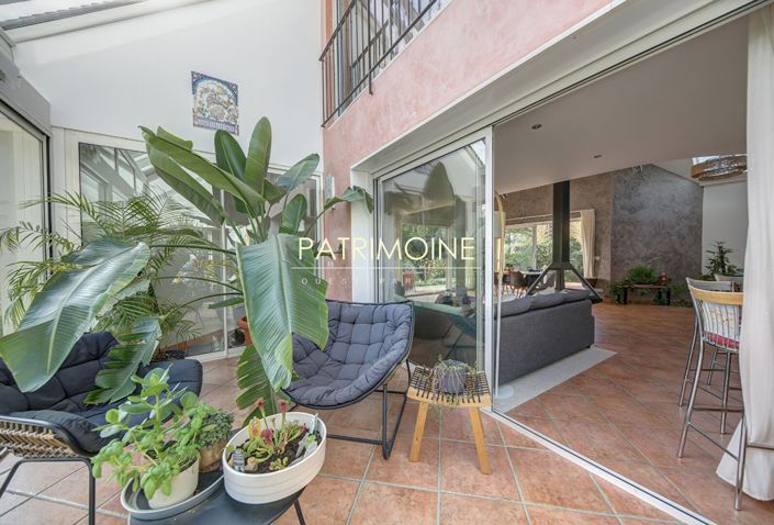 Image No.7-5 Bed House for sale