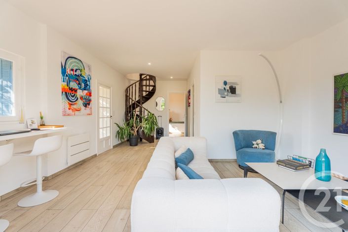 Image No.32-4 Bed House for sale