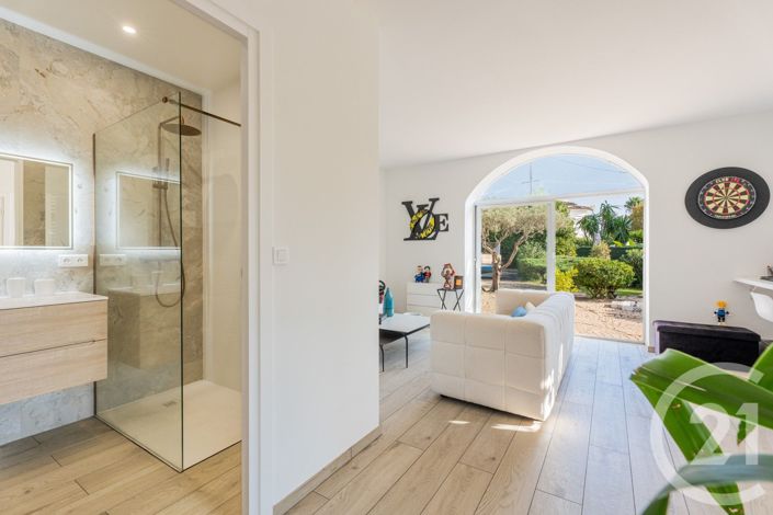 Image No.34-4 Bed House for sale