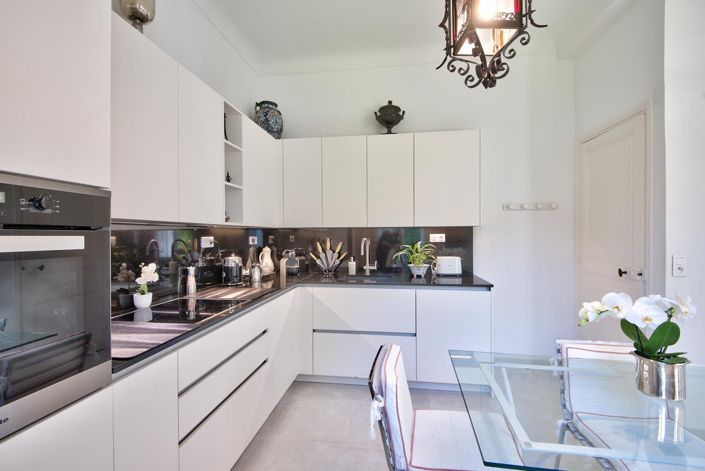 Image No.10-5 Bed House for sale