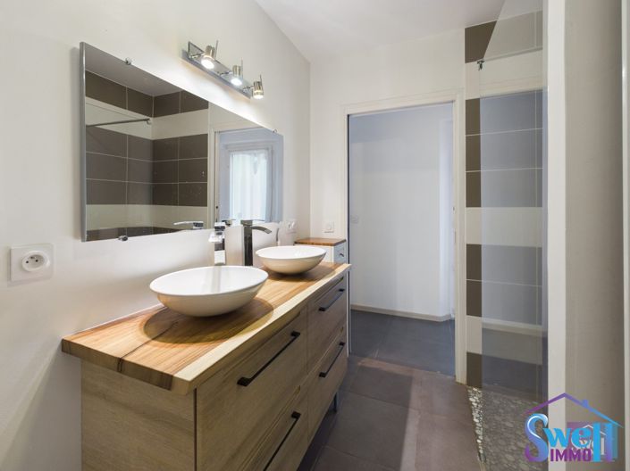 Image No.16-5 Bed House for sale