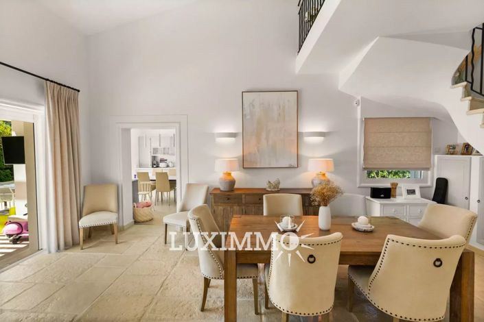 Image No.7-5 Bed House for sale