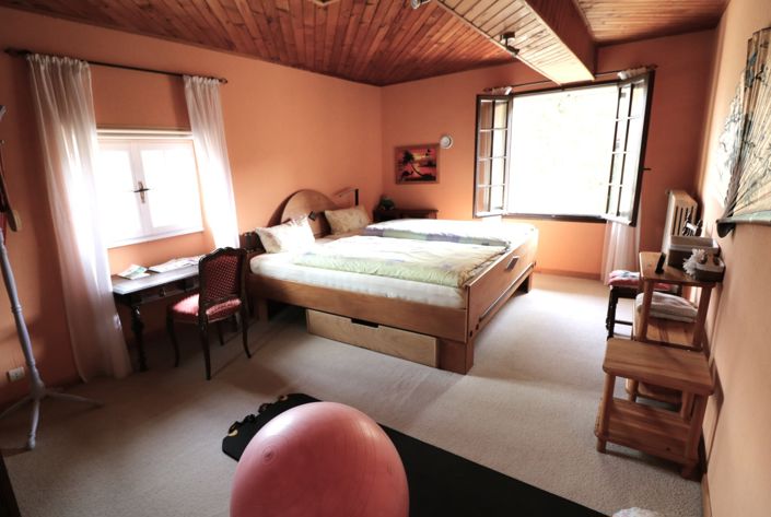 Image No.18-4 Bed House for sale