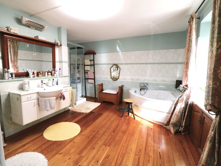 Image No.21-4 Bed House for sale