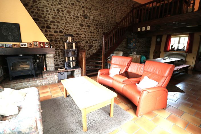 Image No.45-4 Bed House for sale