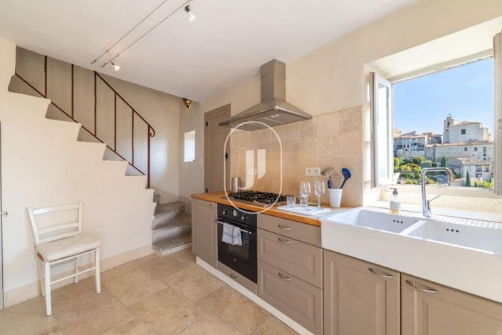 Image No.8-2 Bed House for sale