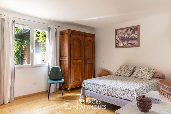 Image No.8-6 Bed House for sale