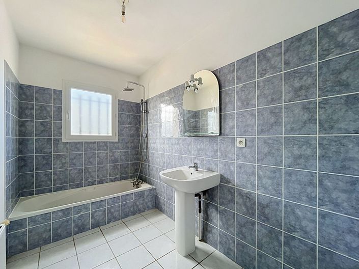 Image No.7-3 Bed House for sale