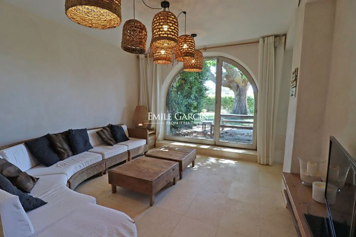 Image No.2-4 Bed House for sale