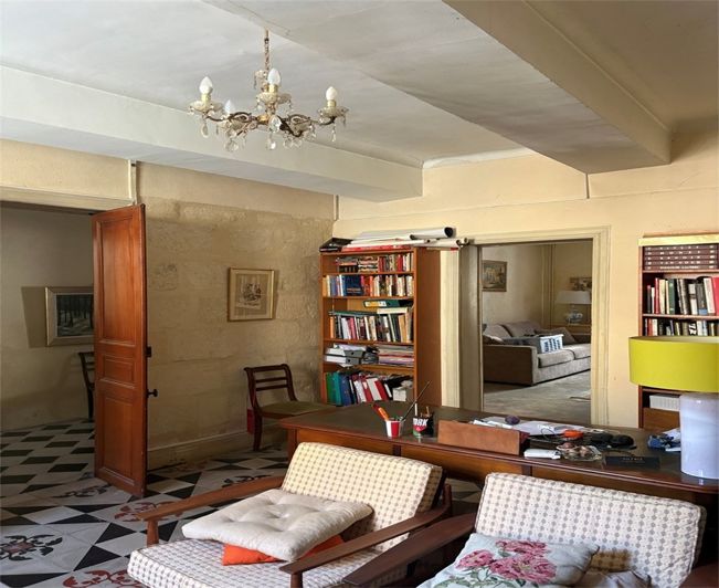 Image No.16-6 Bed House for sale