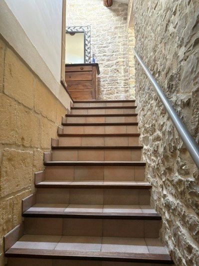 Image No.18-6 Bed House for sale