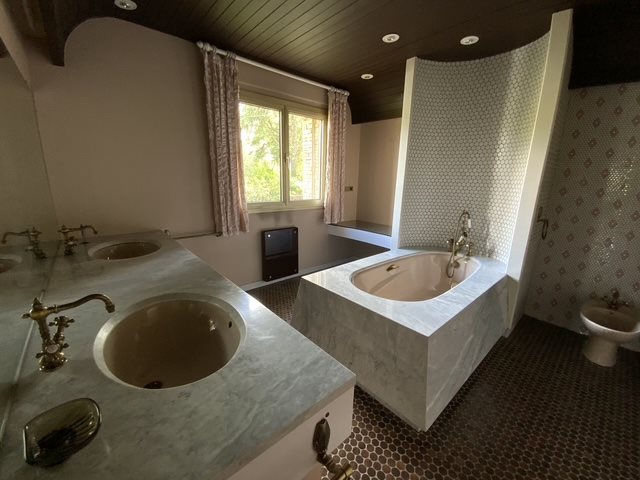 Image No.10-5 Bed House for sale