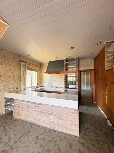 Image No.18-5 Bed House for sale