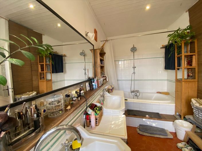 Image No.21-6 Bed House for sale