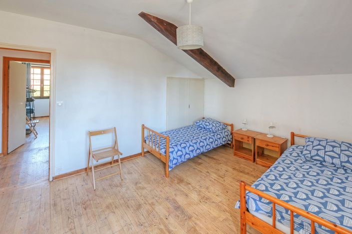 Image No.10-4 Bed House for sale