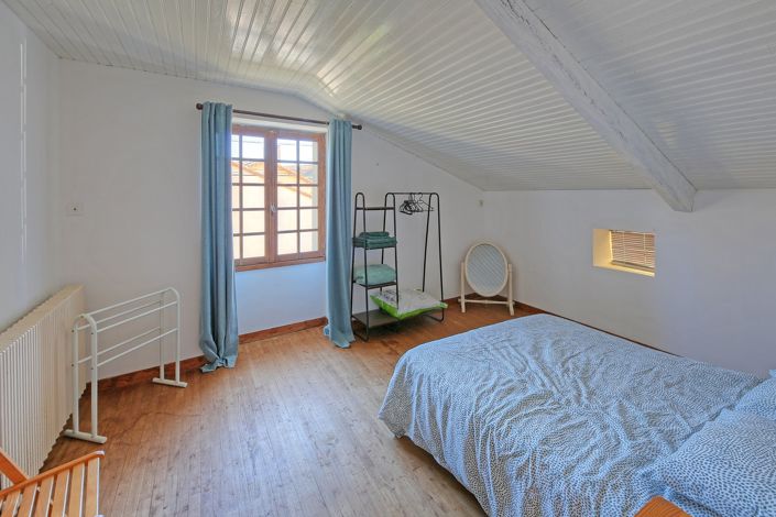Image No.11-4 Bed House for sale