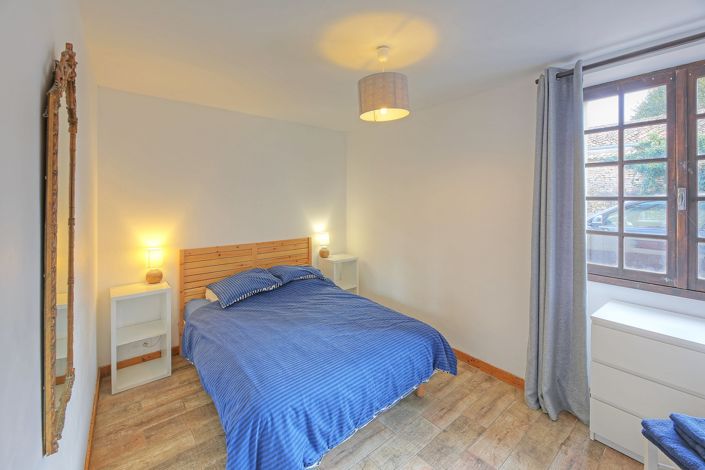 Image No.7-4 Bed House for sale