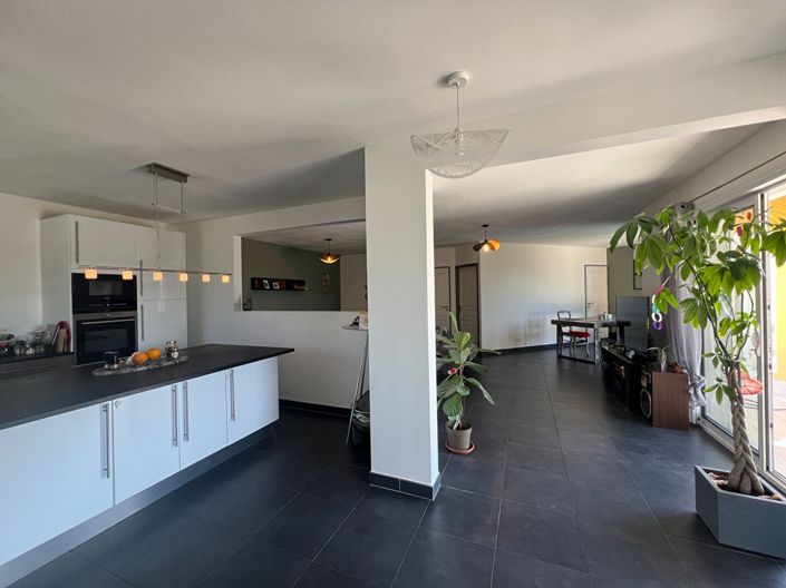 Image No.4-3 Bed House for sale